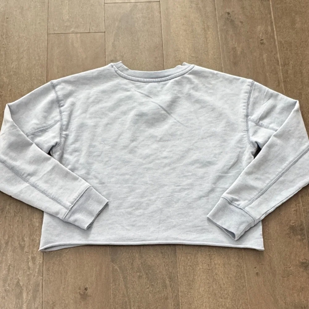Bixby Nomad Girls M 8-10 Weekends Please Cropped Sweatshirt Blue 3/$30
